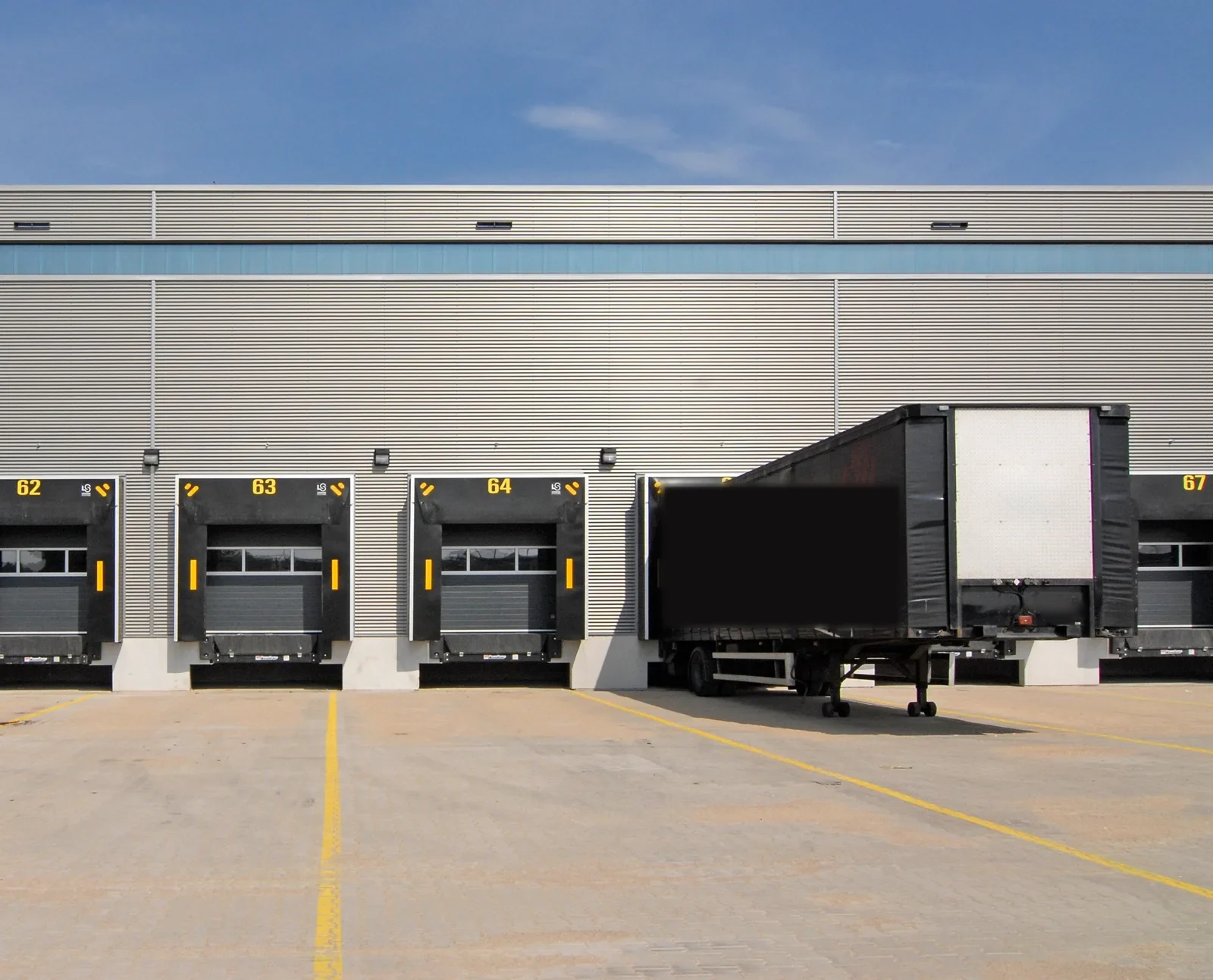 Commercial Roofing for Logistics and 3PL Operators in Moreno Valley, CA Commercial Roofing for Logistics and 3PL Operators in Moreno Valley, CA